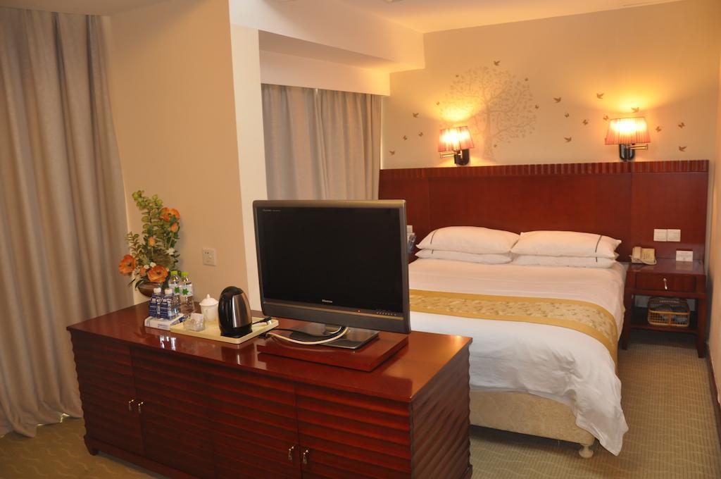 Starway Hotel Silver Zhuhai Ruang foto