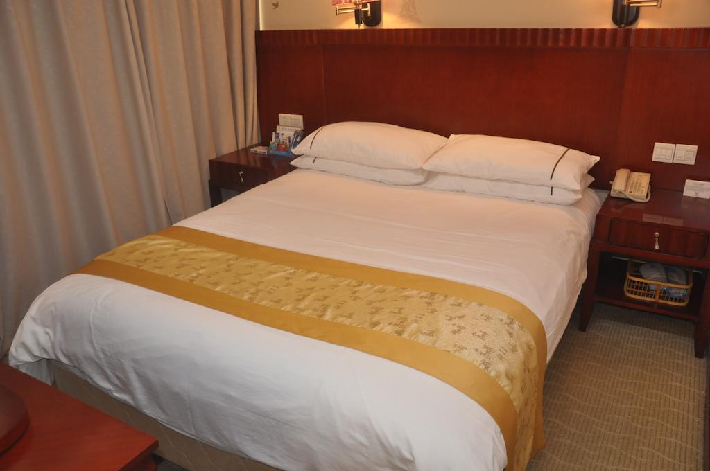 Starway Hotel Silver Zhuhai Ruang foto