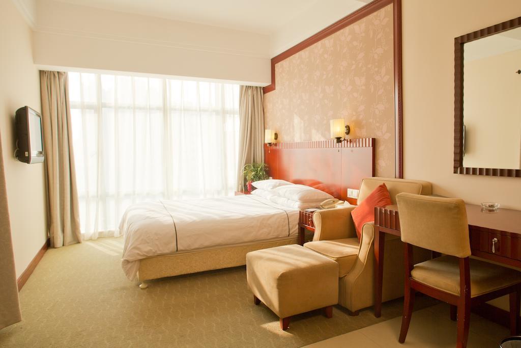 Starway Hotel Silver Zhuhai Bagian luar foto