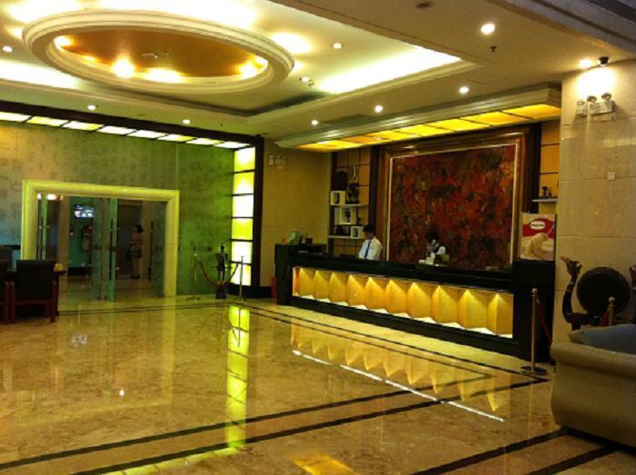 Starway Hotel Silver Zhuhai Bagian luar foto