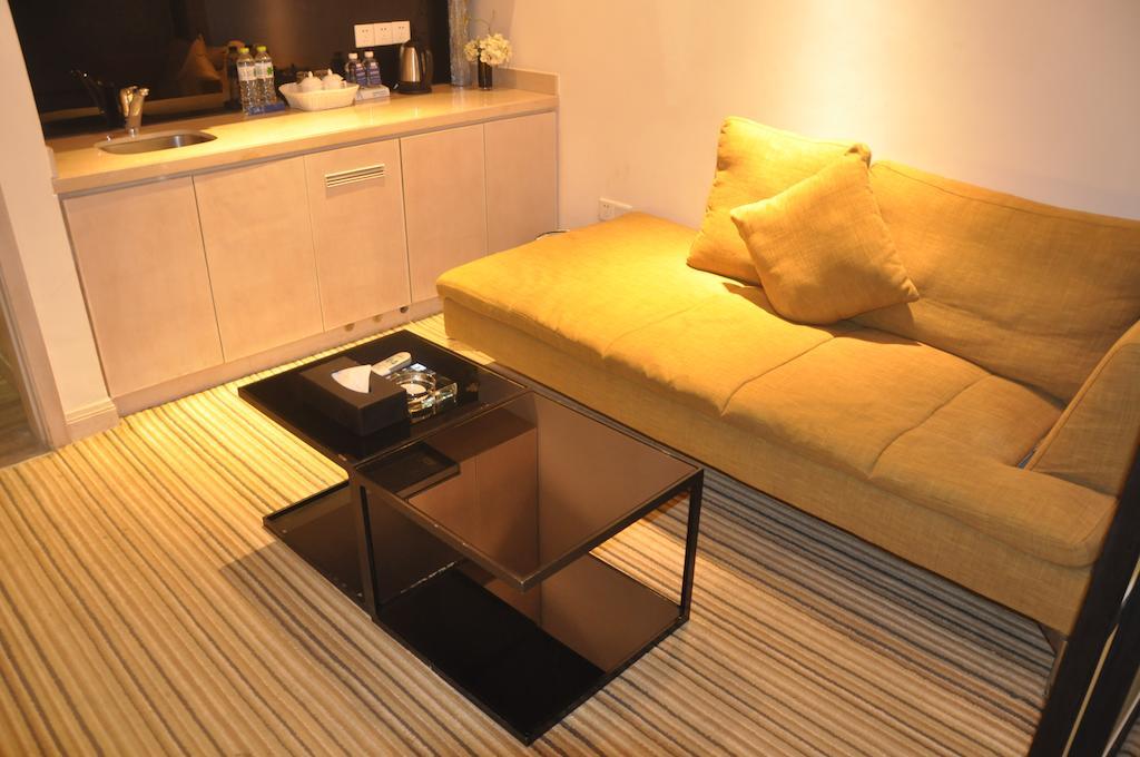 Starway Hotel Silver Zhuhai Bagian luar foto